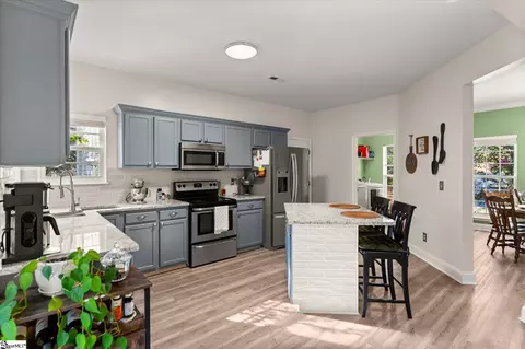 Kitchen - 5 Bathurst Ln, Simpsonville, SC 29681 photo 3 of 7