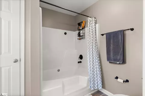 Bath - 5 Bathurst Ln, Simpsonville, SC 29681 photo 3 of 4