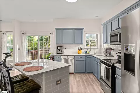 Kitchen - 5 Bathurst Ln, Simpsonville, SC 29681 photo 4 of 7