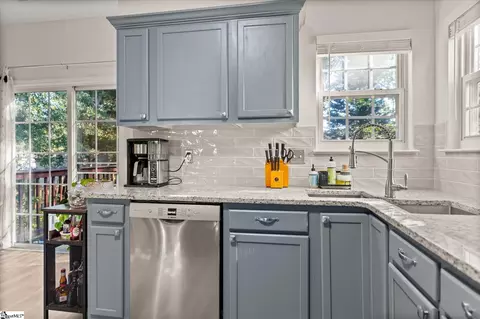 Kitchen - 5 Bathurst Ln, Simpsonville, SC 29681 photo 7 of 7