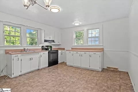 Kitchen - 57 Allen St, Greenville, SC 29605 photo 1 of 3