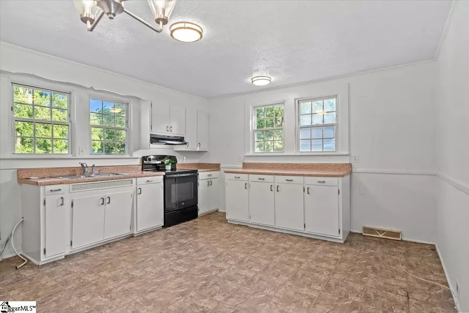 Kitchen - 57 Allen St, Greenville, SC 29605 photo 1 of 3