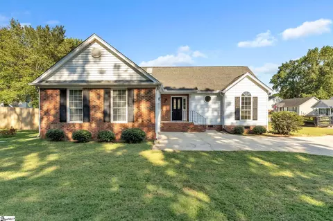 303 Rockland Dr, Simpsonville, SC 29681