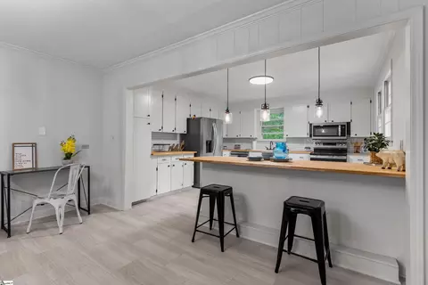 Kitchen - 17 E Summit Dr, Ware Shoals, SC 29692 photo 1 of 5