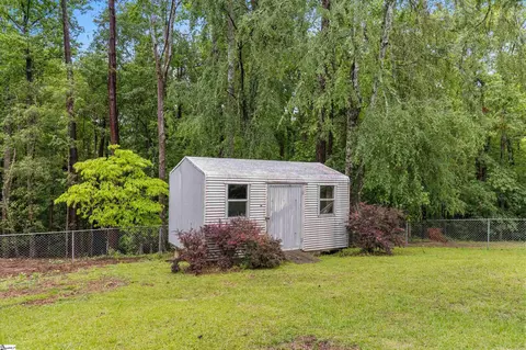 Exterior - 17 E Summit Dr, Ware Shoals, SC 29692 photo 3 of 9