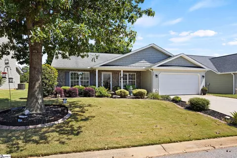 233 Sleepy River Rd, Simpsonville, SC 29681