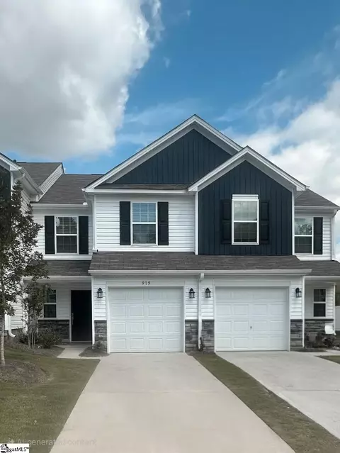 919 Powder Creek Dr, Reidville, SC 29375
