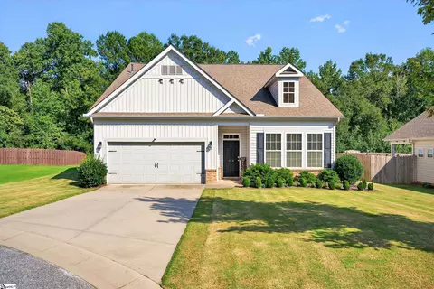970 Deepwood Ct, Boiling Springs, SC 29316