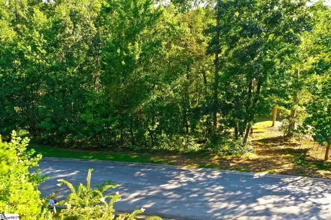 556 Riverstone Dr, Salem, SC 29676
