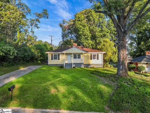 135 Overbrook Cir, Spartanburg, SC 29306