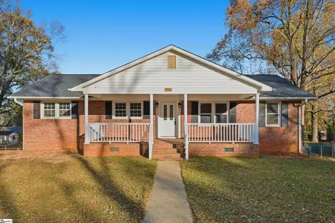 234 Ferndale Dr, Boiling Springs, SC 29316