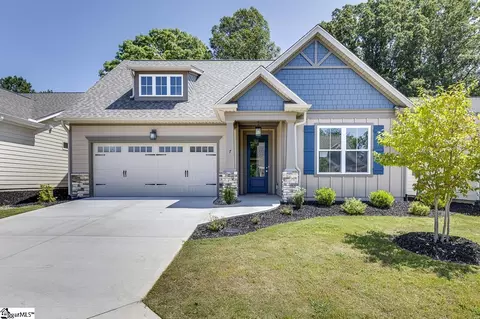 7 Pineglen Ct, Simpsonville, SC 29680