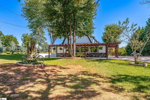 10 Penny Ave, Greer, SC 29651