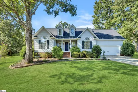 104 Cardo Ln, Fountain Inn, SC 29644