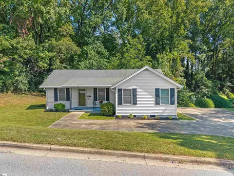 434 Pennsylvania Ave, Greer, SC 29651
