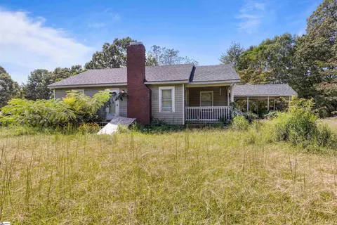 270 Rocky Ridge Rd, Enoree, SC 29335