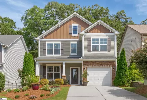 273 Stonewood Crossing Dr, Boiling Springs, SC 29316