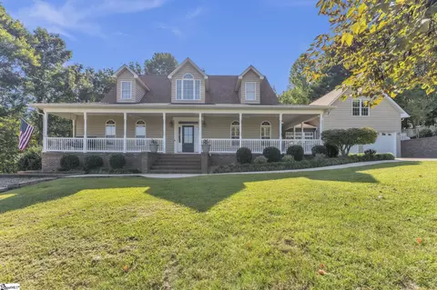 121 Raccoon Trl, Travelers Rest, SC 29690