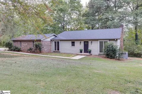 104 Stone Hedge Ct, Easley, SC 29642