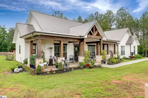 1641 Stewart Dairy Rd, Gray Court, SC 29645