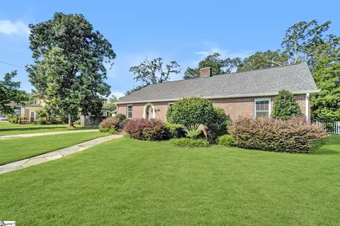 306 Hickory St, Clinton, SC 29325