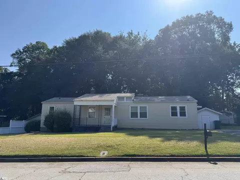 311 Owings St, Laurens, SC 29360