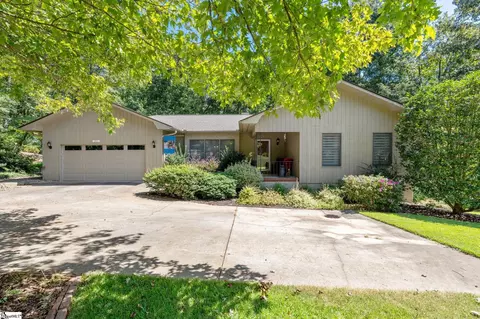 211 Cherokee Dr, Fair Play, SC 29643