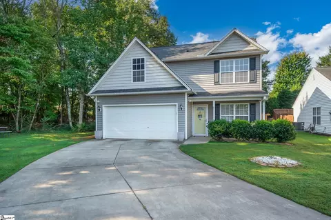 6 Red Robin Ct, Simpsonville, SC 29680