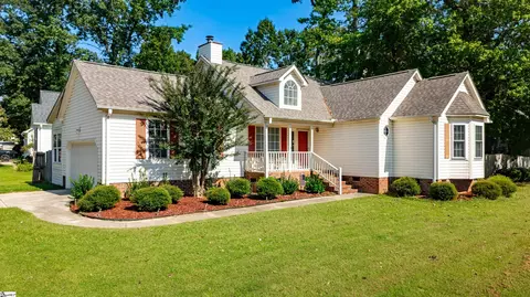 2 Glenrock Ln, Simpsonville, SC 29681