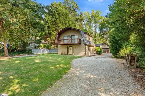 107 Forestdale Dr, Taylors, SC 29687