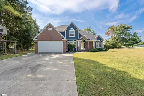 141 N Heron Dr, Fountain Inn, SC 29644