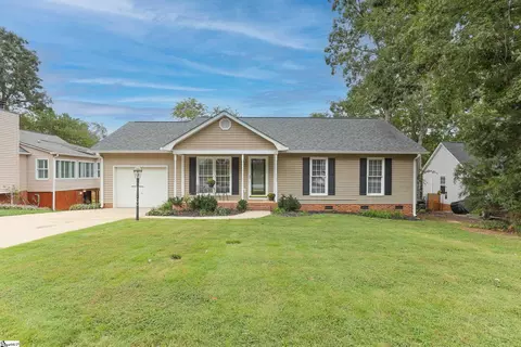 307 Oak Valley Dr, Simpsonville, SC 29681