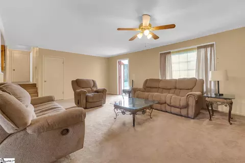 Living - 112 Kellogg Ct, Pickens, SC 29671 photo 2 of 2