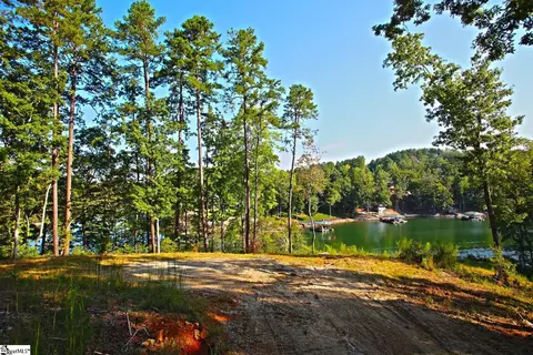 77 Harbor Pt, Seneca, SC 29672 photo 2