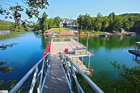 77 Harbor Pt, Seneca, SC 29672 photo 4