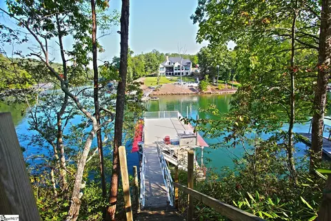 77 Harbor Pt, Seneca, SC 29672 photo 3
