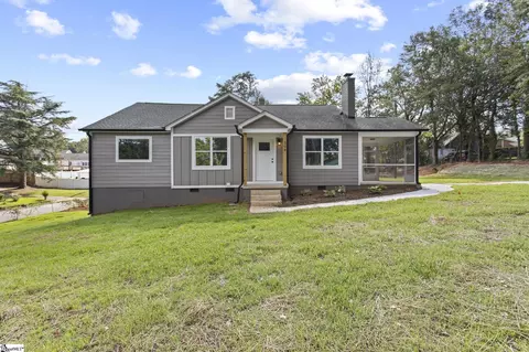 208 Lanford St, Greer, SC 29650