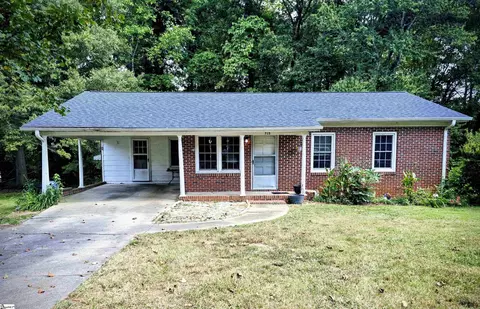 715 S E St, Easley, SC 29640