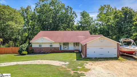 111 Kenneth Dr, Anderson, SC 29626