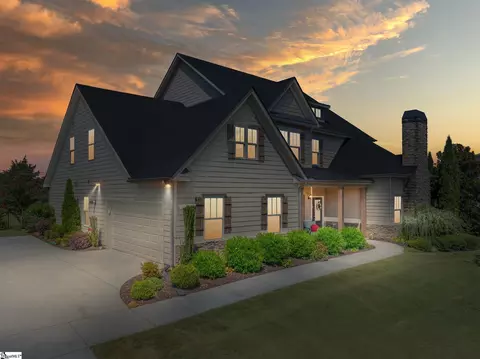 2 Sunray Ln, Simpsonville, SC 29681