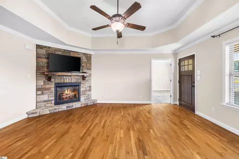 Living - 504 Cornucopia Ln, Inman, SC 29349 photo 3 of 4