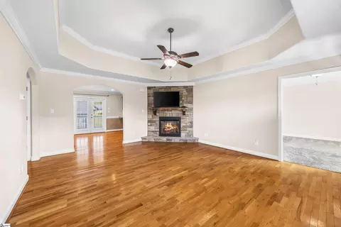 Living - 504 Cornucopia Ln, Inman, SC 29349 photo 2 of 4