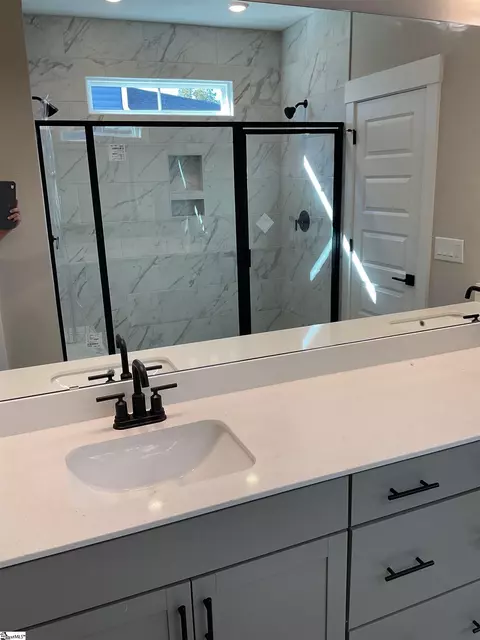 Bath - 101 Arbor View Ln, Central, SC 29630 photo 1 of 3