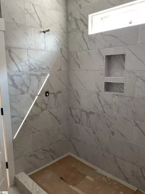 Bath - 101 Arbor View Ln, Central, SC 29630 photo 3 of 3