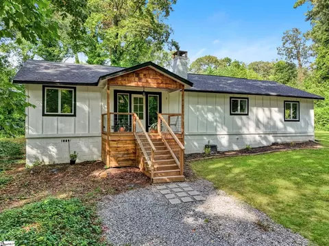 7 Holly Hill Dr, Spartanburg, SC 29301