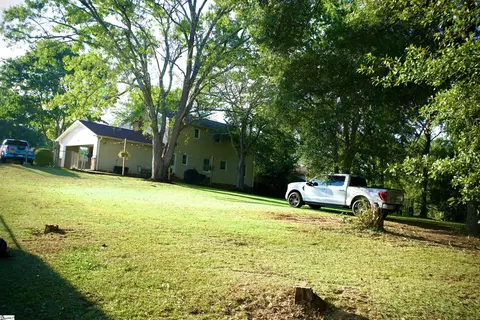 Exterior - 126 Jay Cir, Moore, SC 29369 photo 5 of 6
