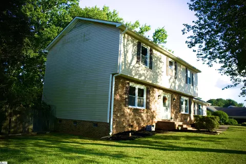Exterior - 126 Jay Cir, Moore, SC 29369 photo 3 of 6