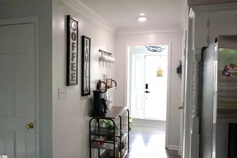 Entry Way - 126 Jay Cir, Moore, SC 29369 photo 1 of 3
