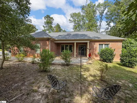 107 Coachman Dr, Simpsonville, SC 29681