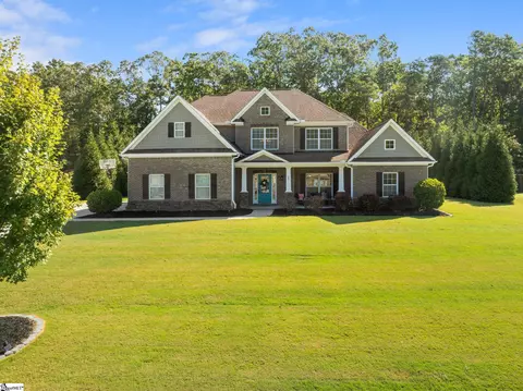 27 Laurelhart Ln, Simpsonville, SC 29681